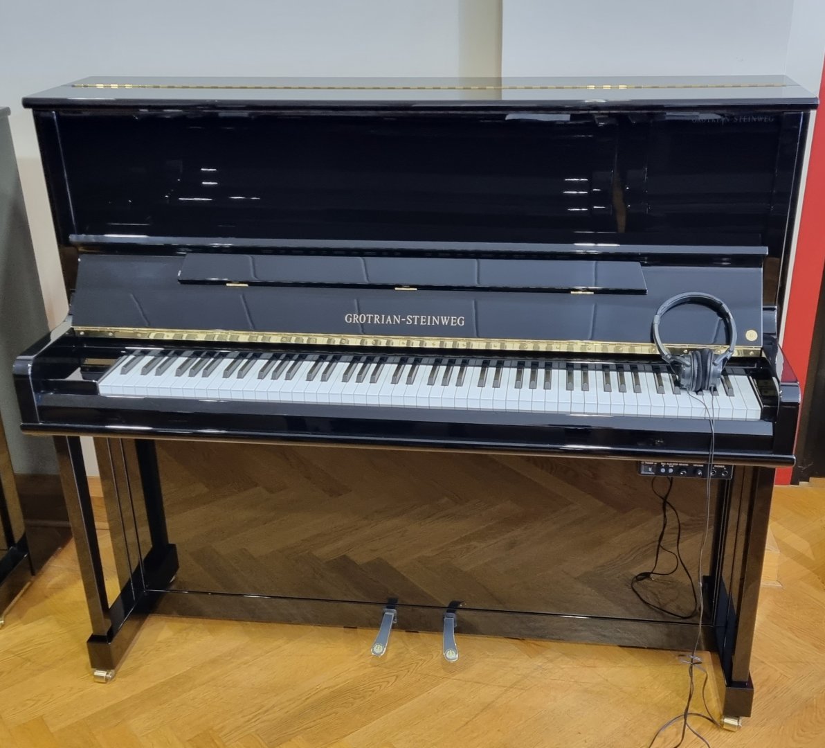 Grotrian-Steinweg Concerto G-124 von 2020 in Schwarz glänzend