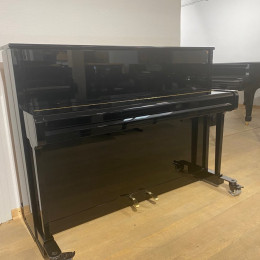 Grotrian-Steinweg 112 von 1997 in Schwarz glänzend