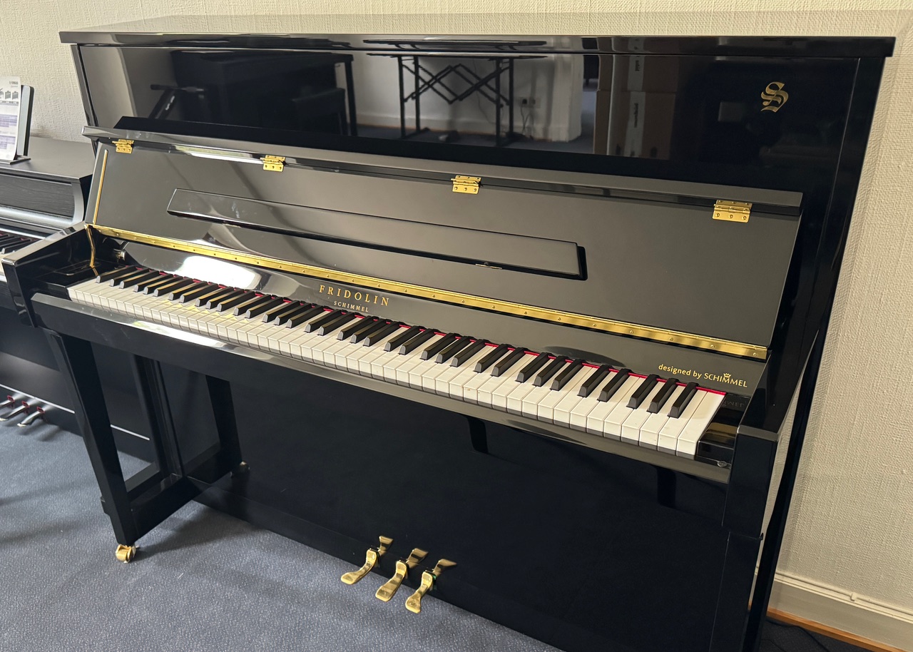 Schimmel F 121 Tradition von 2020 in Schwarz glänzend