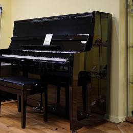 Irmler By Blüthner von 2002 in Schwarz glänzend