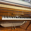 Grotrian-Steinweg 110 Stoff von 1953 in Nussbaum glänzend