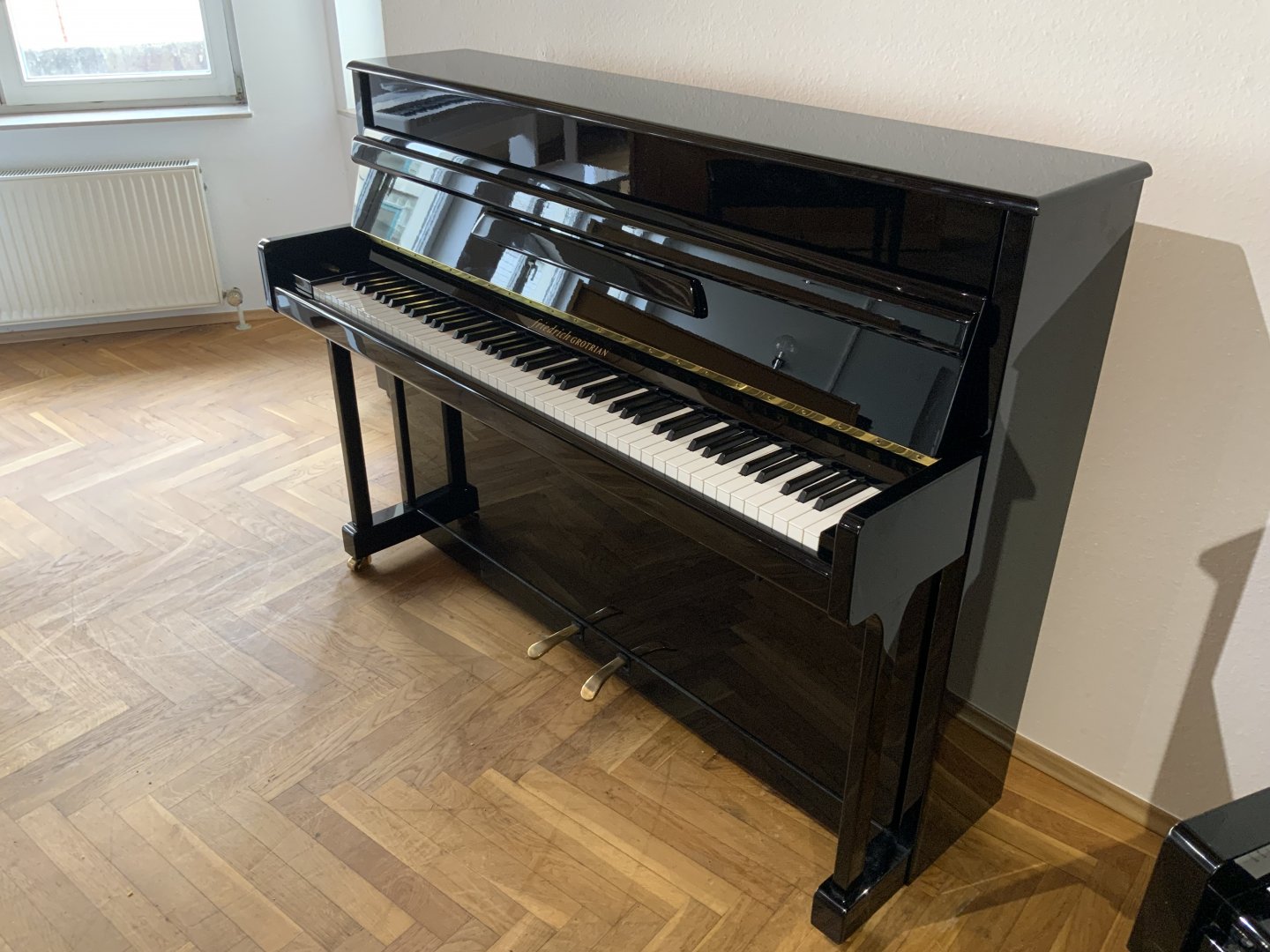 Grotrian-Steinweg Friedrich von 2003 in Schwarz glänzend