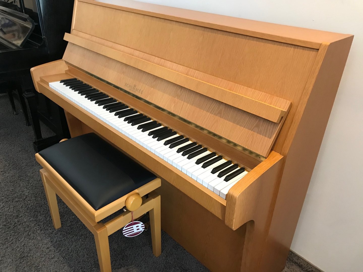 Schimmel 112 von 1983 in Eiche matt