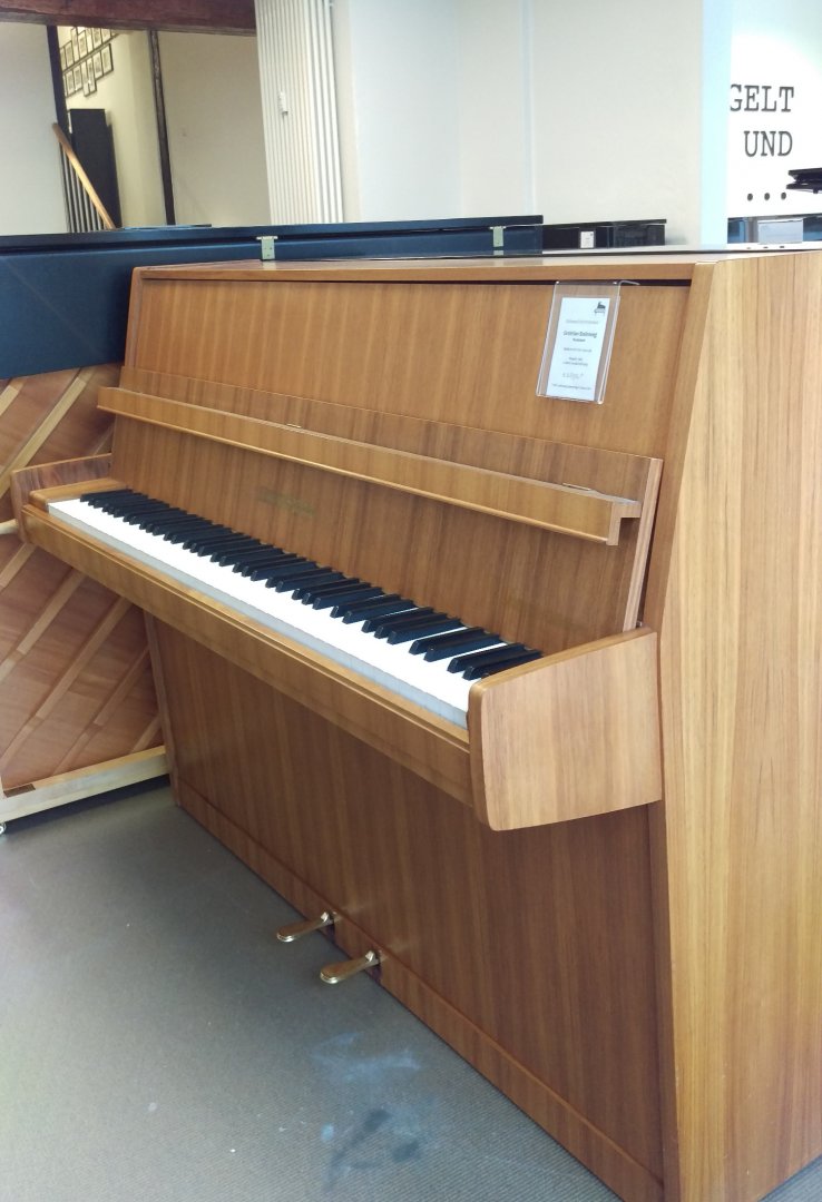 Grotrian-Steinweg 110 von 1963 in Nussbaum matt