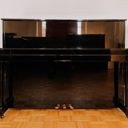 Kawai CX 5 von 1999 in Schwarz glänzend