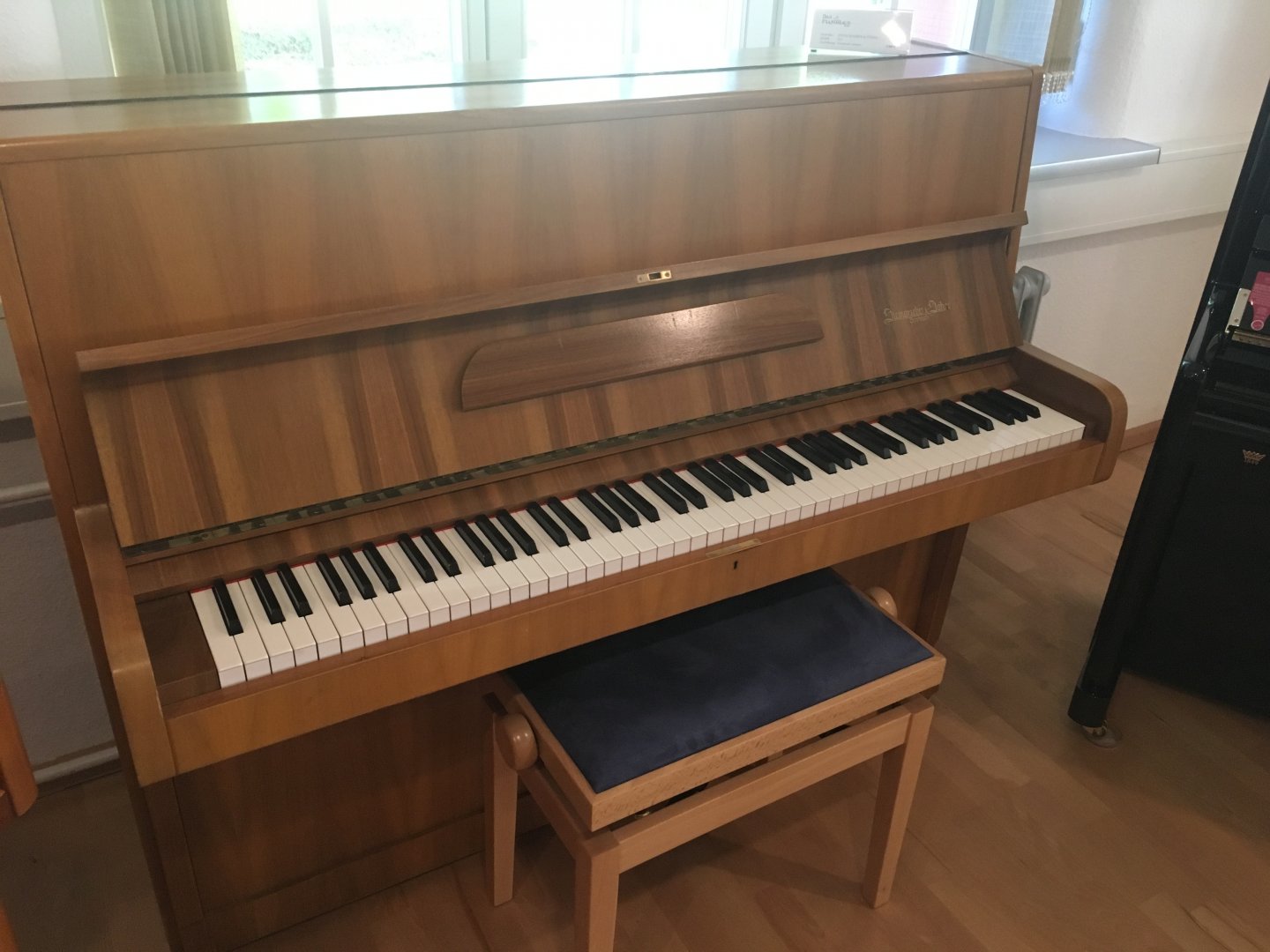 Steingraeber & Söhne 114 Nussbaum satiniert von 1964 in Nussbaum matt