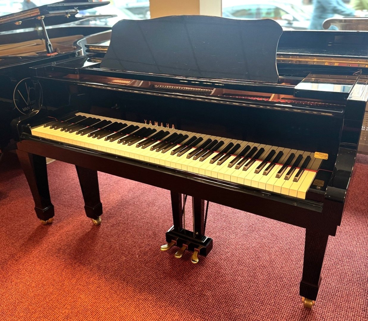 Yamaha C 3 von 2006 in Schwarz glänzend
