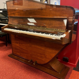 Rippen Maestro von 1966 in Nussbaum glänzend