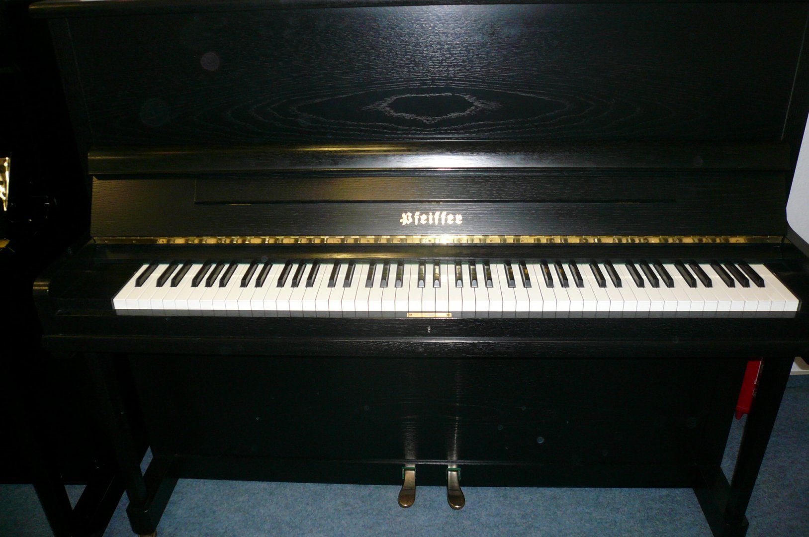 Pfeiffer 124 von 1992 in Schwarz matt