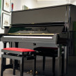 Yamaha U2 von 1974 in Schwarz glänzend