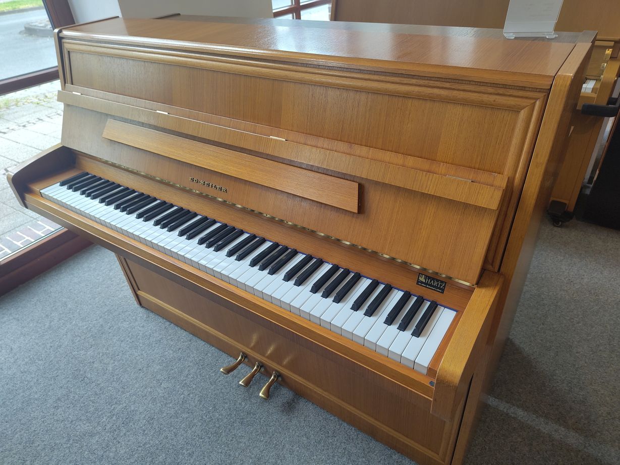 Seiler 114 von 1987 in Nussbaum matt