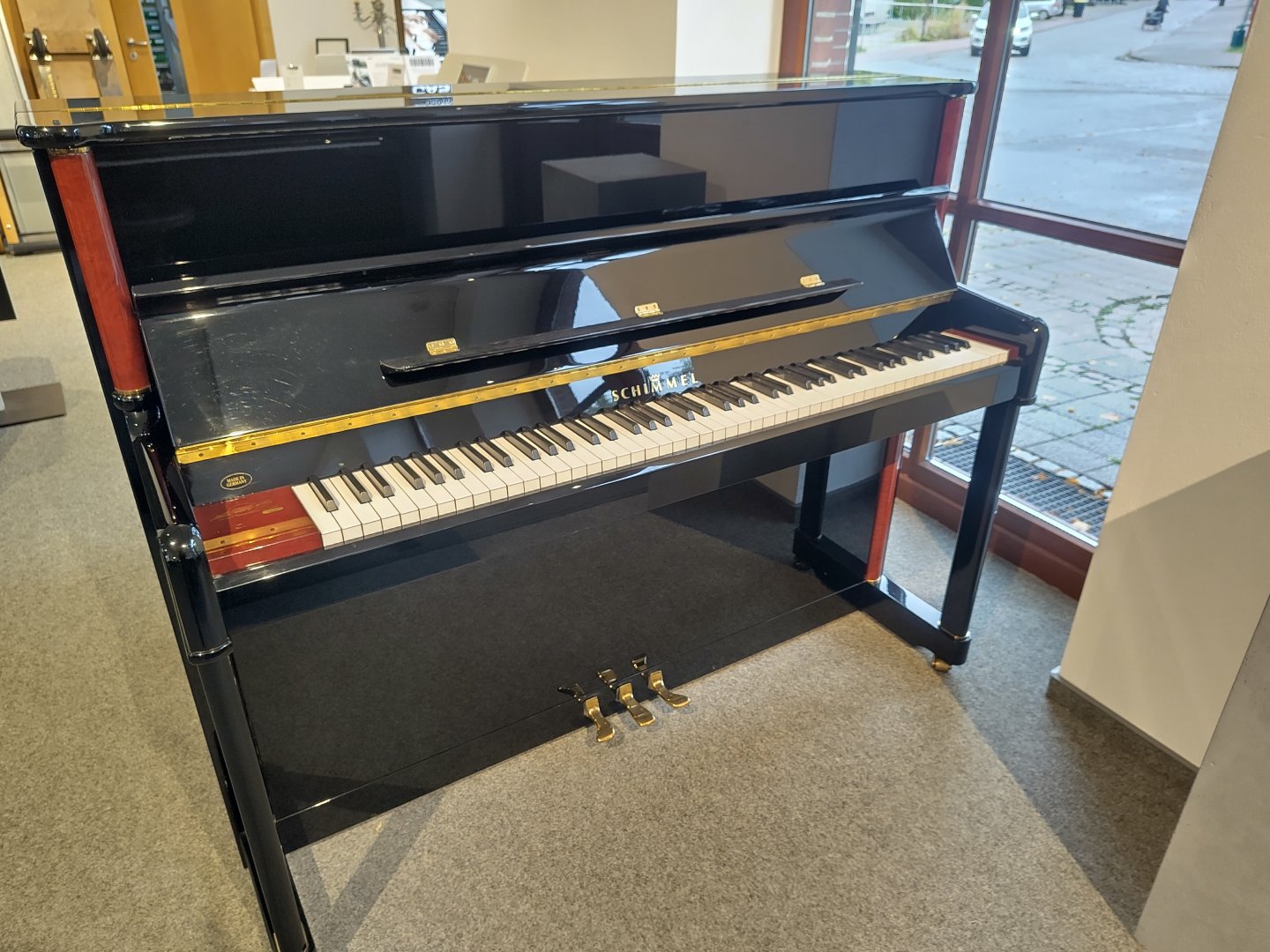Schimmel 120 TN Delorko von 1994 in Schwarz glänzend